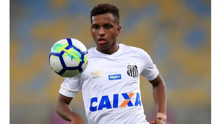Rodrygo comemora retorno de Robinho ao Santos