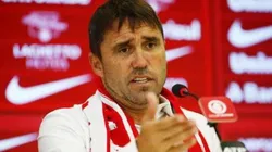 Eduardo Coudet "ironiza" qualidade do elenco do Internacional
