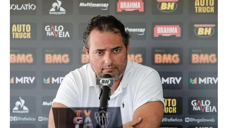 Mattos encaminha saída de meio-campista ao Goiás