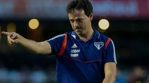 Diniz define a escalação do São Paulo para o clássico contra o Palmeiras