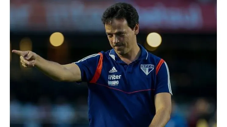 Diniz define a escalação do São Paulo para o clássico contra o Palmeiras