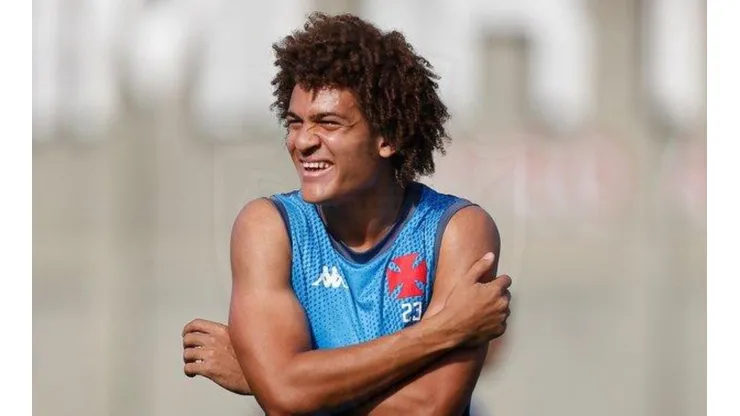 Neto Borges ganha vaga de titular contra o Flamengo