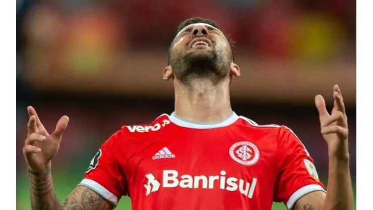 Boschilia fica de fora por duas semanas e Coudet tem problema para escalar o Inter