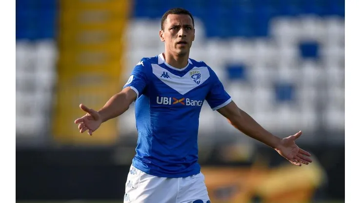 Inter vê Rômulo como 'substituto ideal' de Edenilson e elabora estratégia para contratá-lo; volante está sem clube
