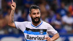 Douglas rescinde com Brasiliense para jogar a Libertadores e pode enfrentar o Grêmio nas oitavas