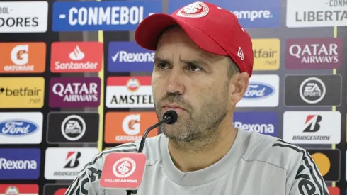 Coudet 'bate no peito' e assume responsabilidade por nova derrota em Gre-Nal