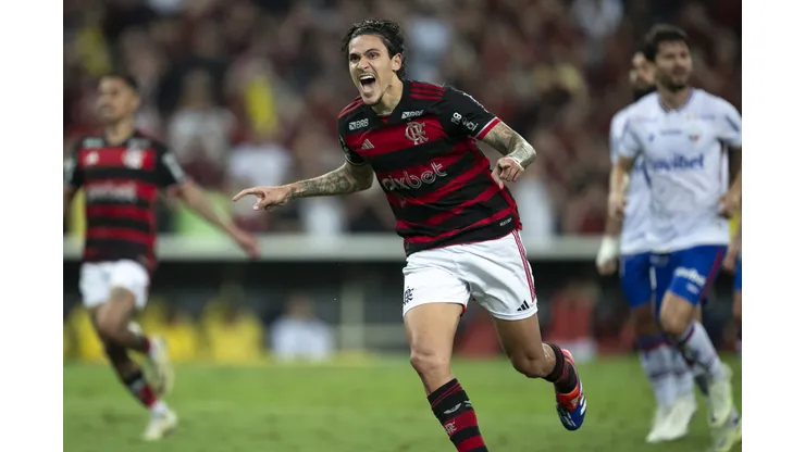 Pedro jogador do Flamengo comemora seu gol durante partida contra o Fortaleza. Foto: Jorge Rodrigues/AGIF