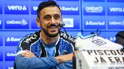 Robinho inicia a partida contra a Universidad Católica