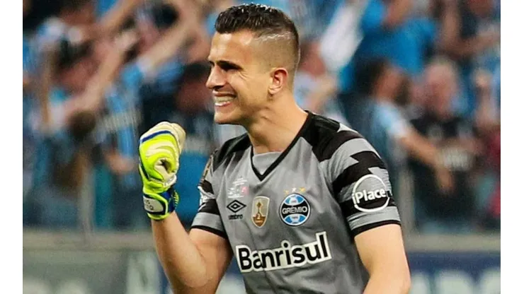 Al-Ittihad paga dívida por Grohe e deve fazer proposta por Edenilson