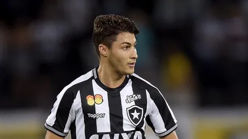 Botafogo encaminha saída de Marcinho sem custos