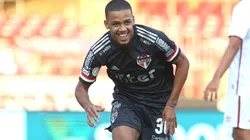 Diniz “barra” Brenner e define escalação pro clássico diante do Santos