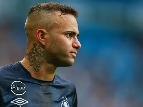 Torcida do Grêmio pede volta de Luan