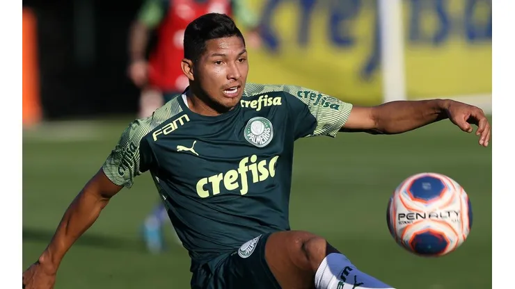 Gabriel Menino acredita em evolução de Rony no Palmeiras