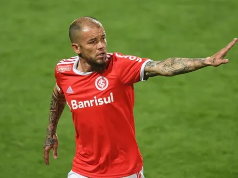 D'Ale conquista Coudet e deve voltar ao time titular do Inter