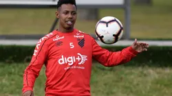 Wellington deve deixar o Athletico rumo ao Grêmio