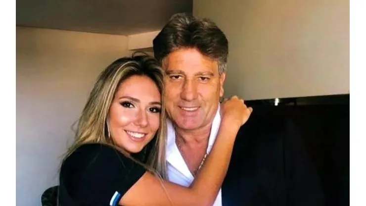 Renato comemora título e revela pedido de Carol Portaluppi