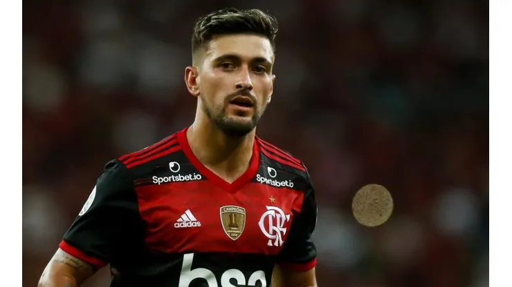 Mauro Cezar solta o verbo e insinua que Arrascaeta joga Dome contra a torcida