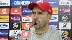Após primeira derrota do Inter, Coudet dispara contra imprensa