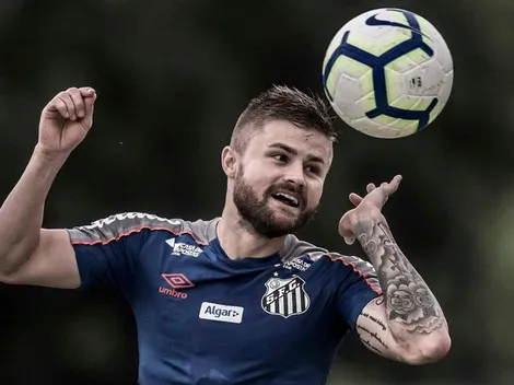 Atlético define data para fechar com Sasha