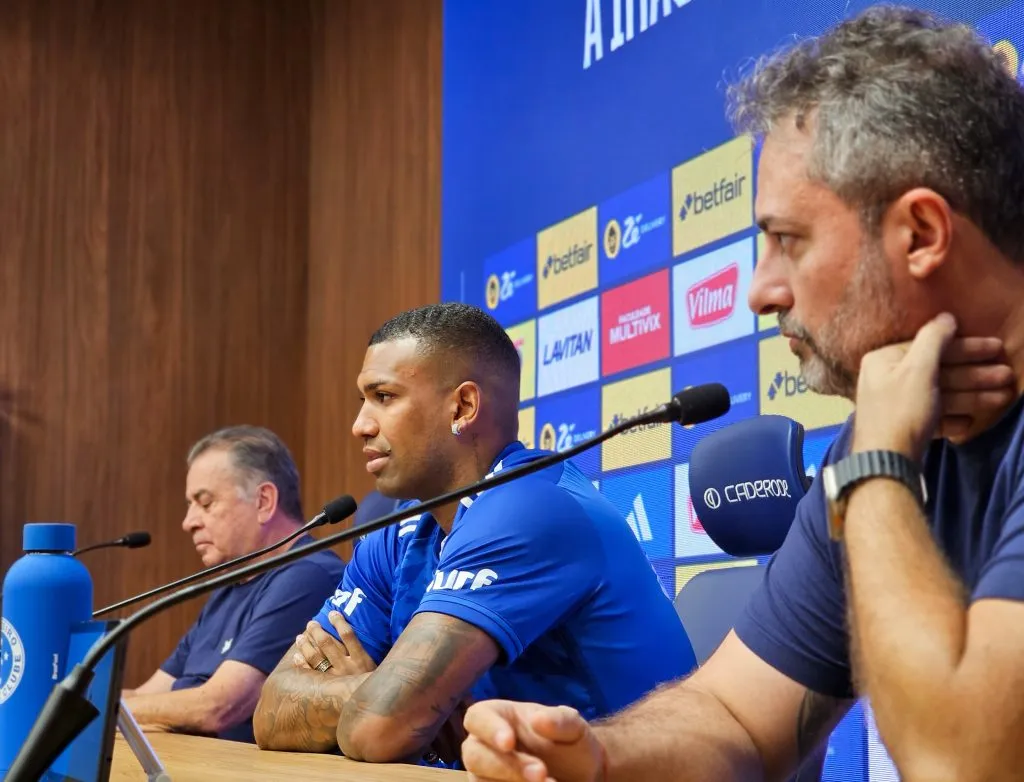 Apresentação de Walace no Cruzeiro – Foto: Reprodução/Twitter/Cruzeiro