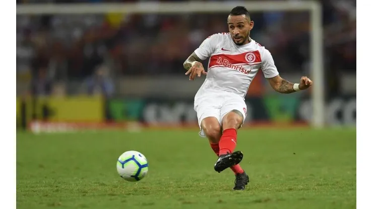 Sport negocia com lateral Natanael, do Inter
