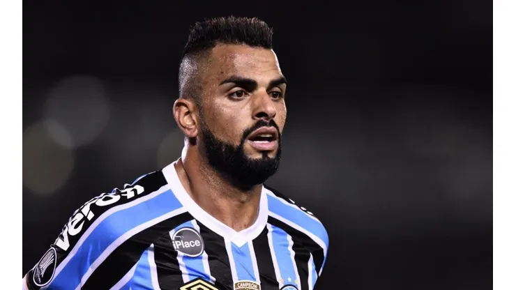 Maicon responde críticas de Fabiano Baldasso após vitória do Grêmio