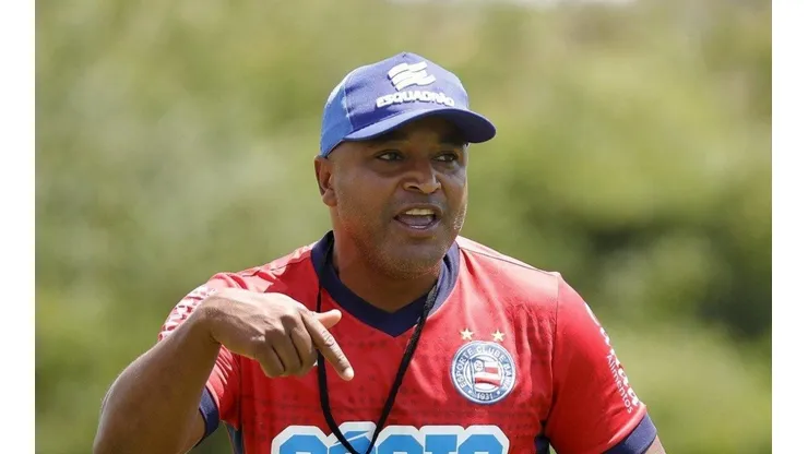 Roger define titularidade de meia-atacante contra o Náutico
