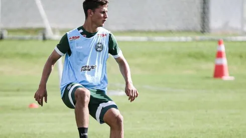 Natanael sai de 4º opção para titular no Coritiba