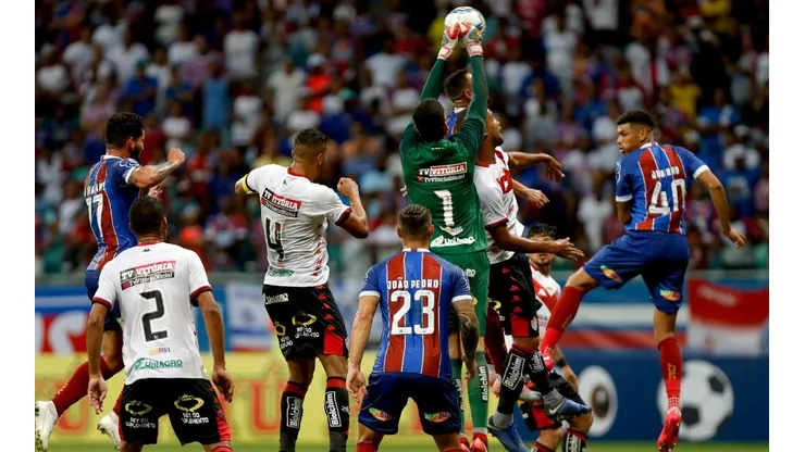 Roger diz que Bahia terá dois times diferentes em duas competições
