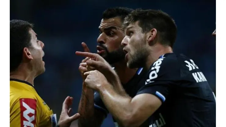 Hora da verdade: os bastidores do acordo salarial do plantel do Grêmio