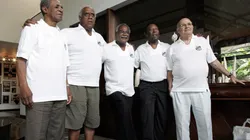 Ídolo do Santos é internado