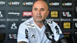 Galo encaminha contratação de camisa 9 pedido por Sampaoli