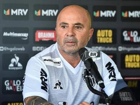 Galo encaminha contratação de camisa 9 pedido por Sampaoli