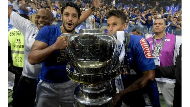Medalhão do Cruzeiro sofre acidente de carro na região metropolitana de BH