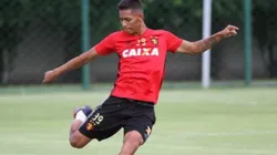 Por salários atrasados, Thallyson entra na Justiça contra o Sport