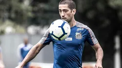 Evandro ameaça acionar o Santos na Justiça