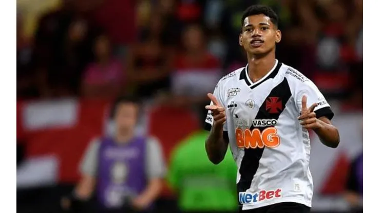 Em mensagem emocionante na web, Marrony se despede do Vasco