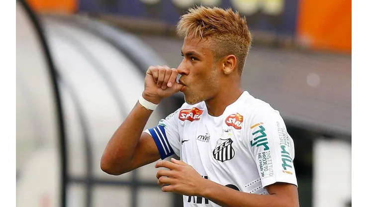 Ídolo do Santos envolve Neymar em polêmica