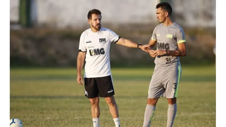 Ramon Menezes esboça titulares à frente do Vasco