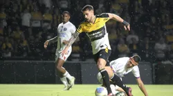 Felipe Vizeu foi sondado pelo Santos