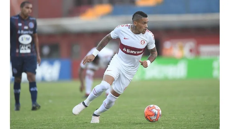 Ex-Inter, Jonatan Álvez é pivô de confusão no Equador