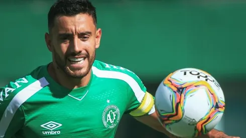 Com passagem pelo Inter, Alan Ruschel 'cava' vaga no Grêmio
