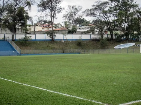 Incêndio atinge estrutura da Toca da Raposa I, CT do Cruzeiro