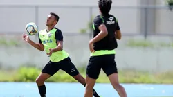 Atacante revela desejo de retornar ao Botafogo