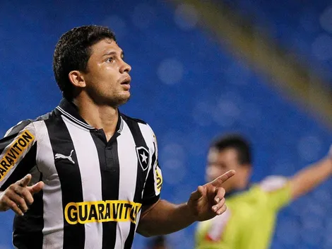 Montenegro conversa com Elkeson sobre retorno ao Botafogo