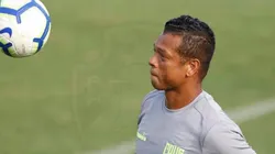 Guarín desabafa sobre covid-19 e diz que não vê mais televisão durante quarentena