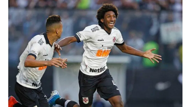 Vasco estuda vender Talles Magno e mais um para equilibrar finanças