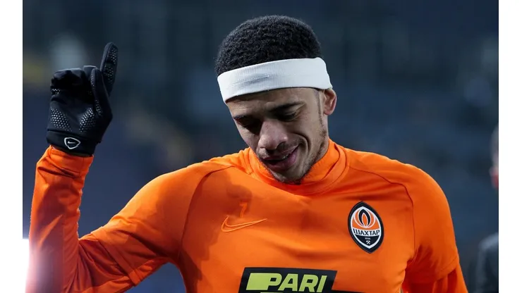 Taison responde à torcida sobre possível volta ao Inter