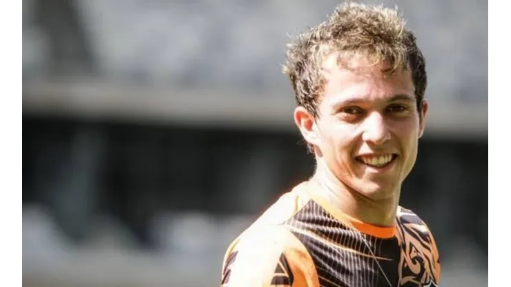 Bernard voltou a “zoar” o Cruzeiro com história de pai de santo