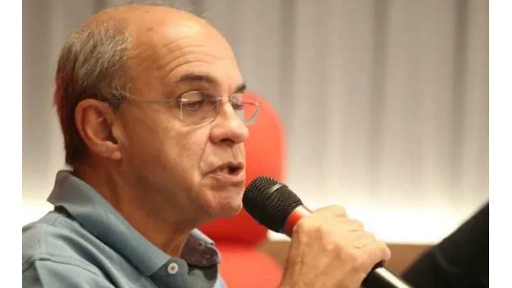 Bandeira de Mello rebate jornalista ao vivo ao ser chamado de covarde